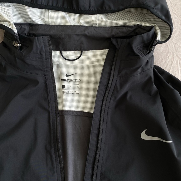 Nike Shield Rain/Windbreaker Jacket - Picture 4 of 5
